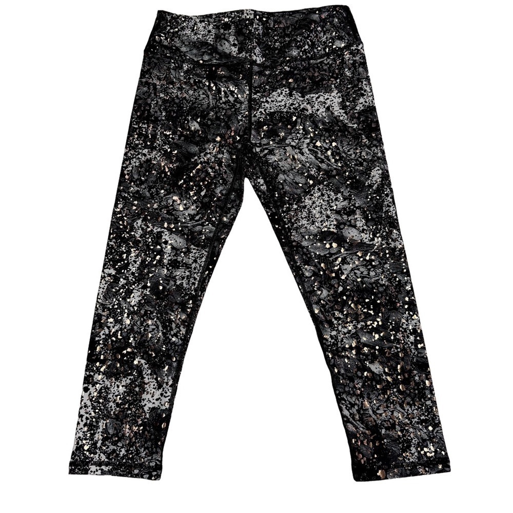 Fabletics Salar Capri Leggings
Size Small
Black Gold
NWT Moisture Wicking